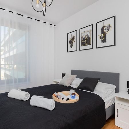 Plac Unii Apartment Gdynia By Noclegi Renters Esterno foto
